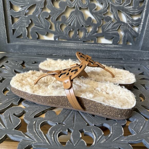 Tory Burch Miller Cloud Shearling Sandals Women’s 7.5 Tan Leather Logo Thong - Picture 4 of 10